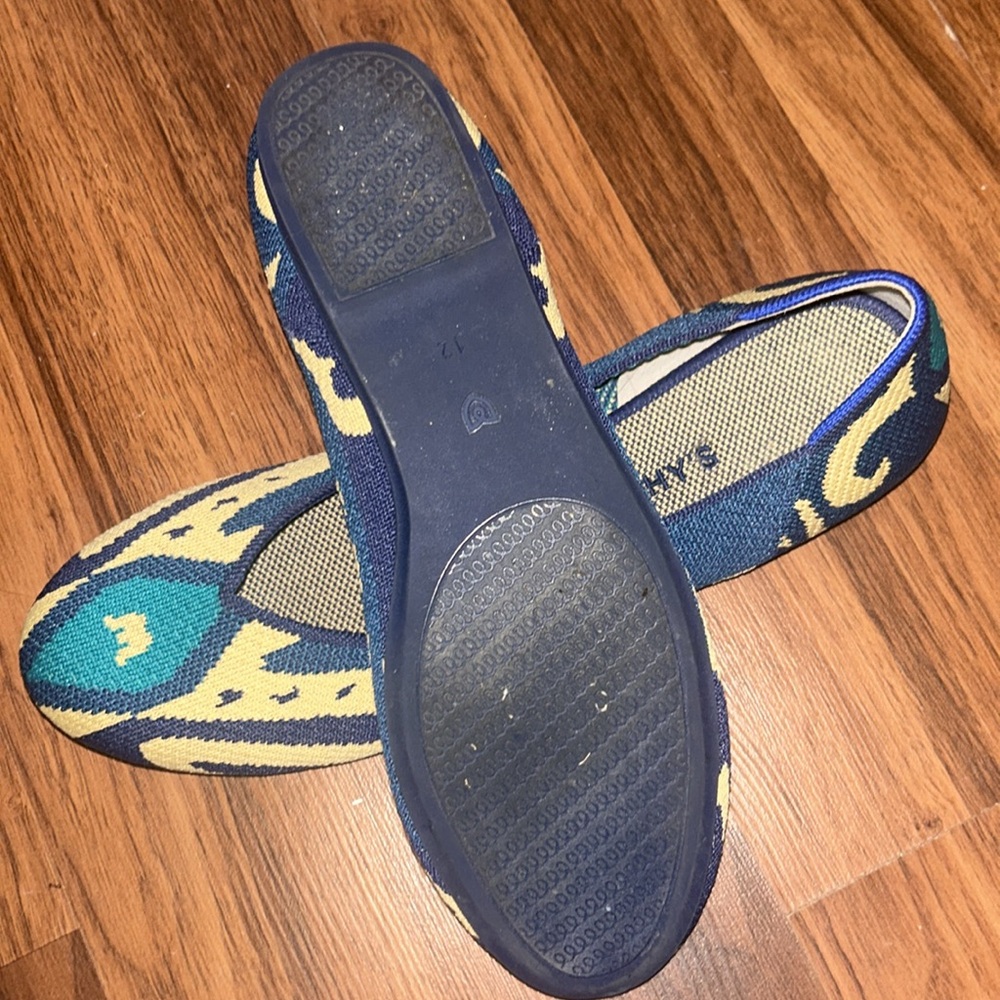 Rothy’s Women’s Flats – Size 12 – Blue & Teal Geometric Pattern - Picture 4 of 5